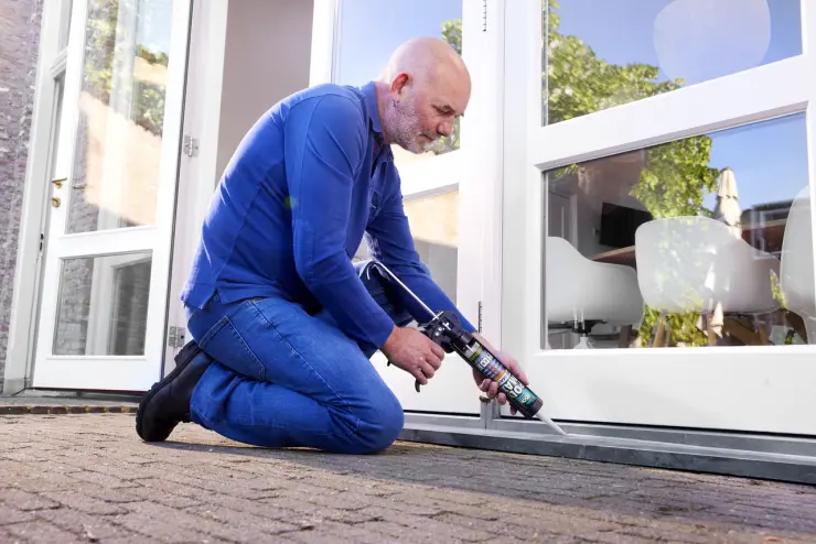 7002101-Article-application-shot-en-171-Bison-NL-FR-PolyMaxKitTrijs_327